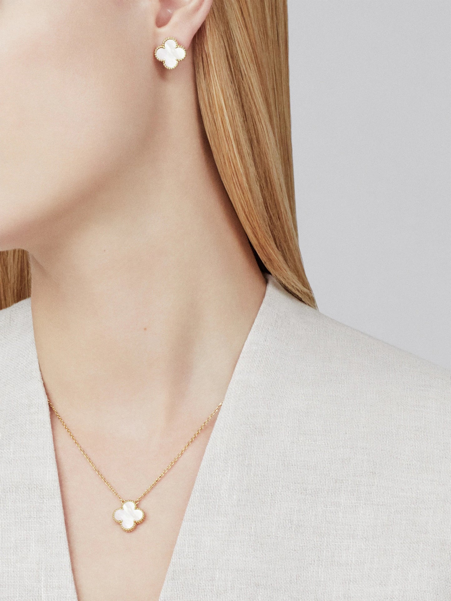 VCA , 1 Motif Necklace (Mother of Pearl)